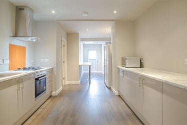 6 bed house, Pelham Crescent, Beeston, NG92ER - Image 1